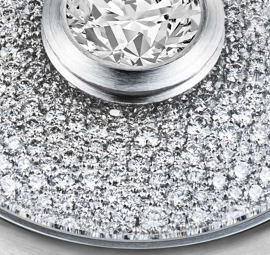 Full Diamond-Pavé Gold Dial